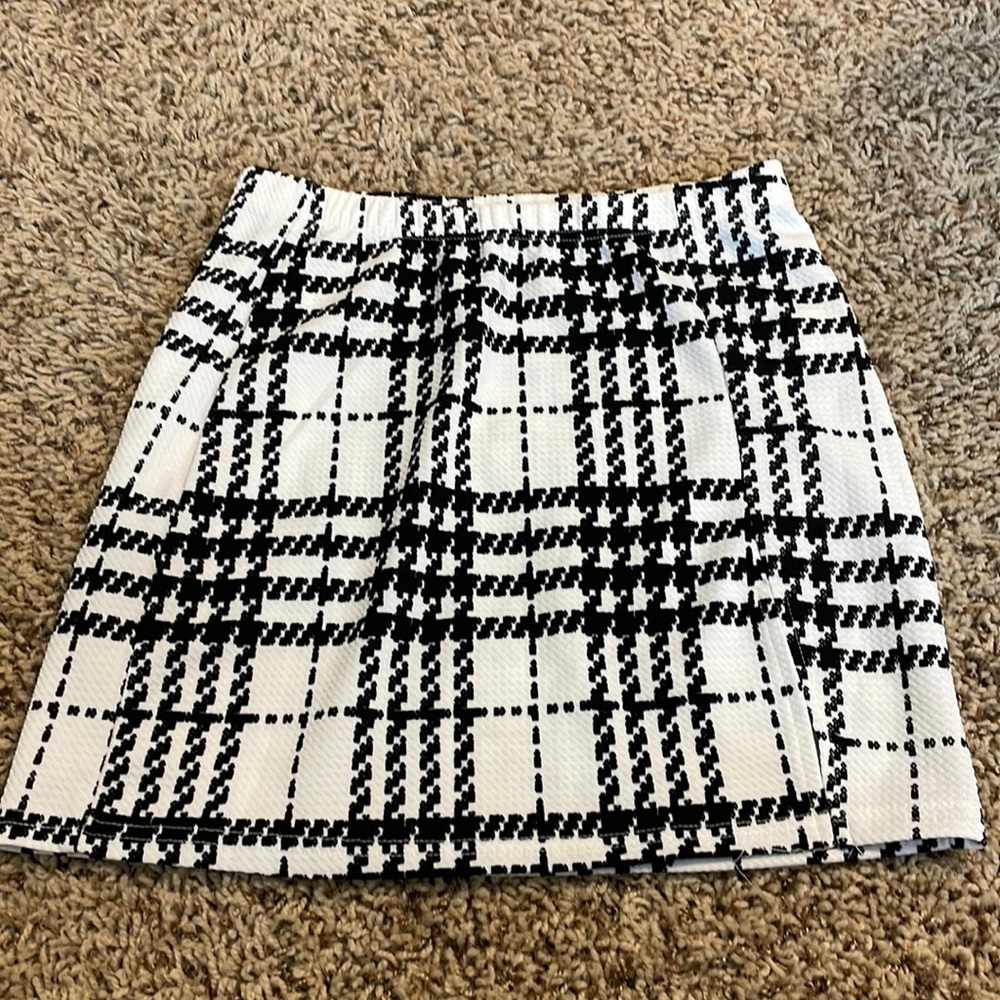 Shein black and white skirt